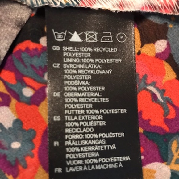 Very Pretty Sheer Floral Blouse - Picture 4 of 4